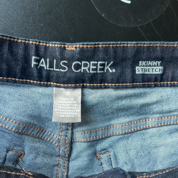 Size 12 falls creek skinny jeans. - Picture 5 of 5